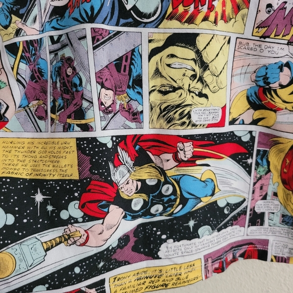 Marvel Crop Top M - Picture 2 of 6